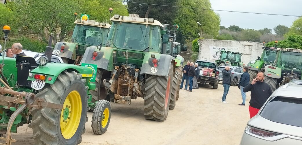 Tractorada Gallecs (web Unió de Pagesos)