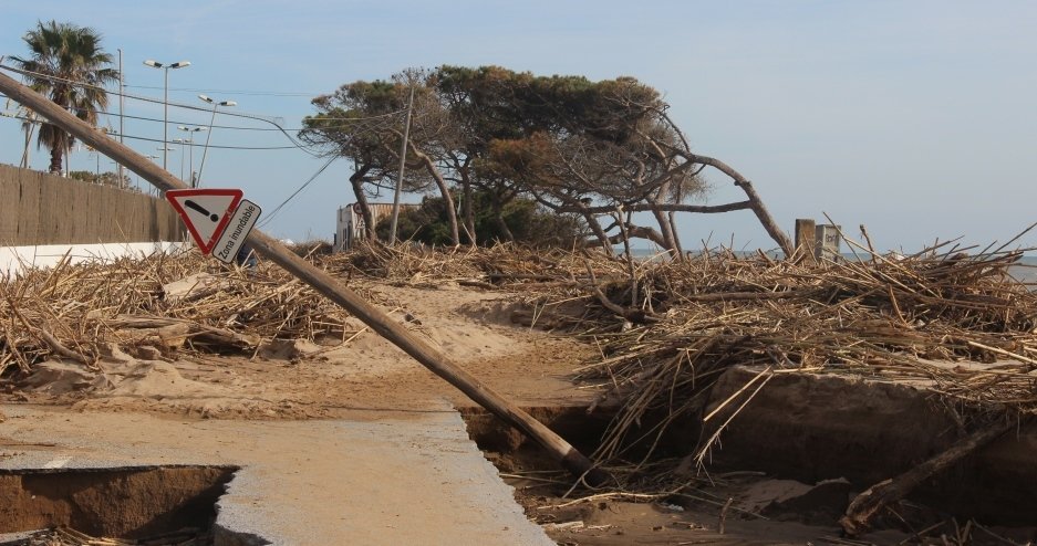 Imatge dels danys ocasionats al litoral de Malgrat de Mar durant el temporal Glòria al gener de 2020. Font DGPC