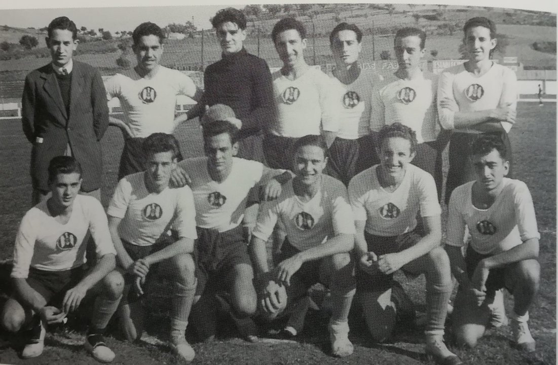 La Foto de la primera formación del Balonmano Granollers en octubre de 1.944