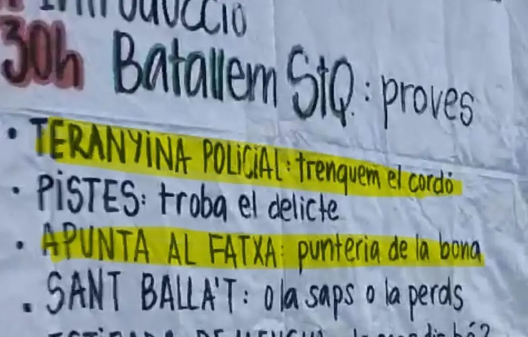 Pancarta de Arrán en las que se detallan las actividades denunciadas por VOX ante la Fiscalía